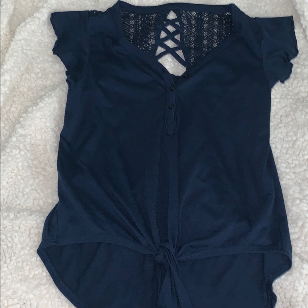 💕Blue ruffled sleeved shirt (comes with clips)💕